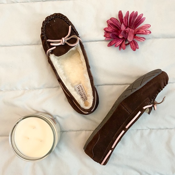 *NEW* Brown and Pink Moccasins - Picture 1 of 9